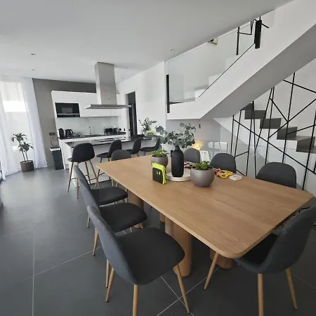 Villa Casa M2 And Marbella Getaway-sleeps 10