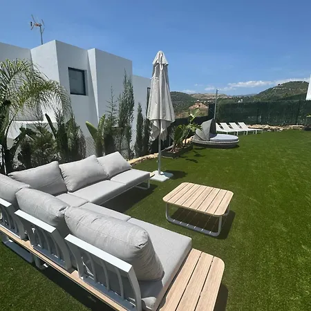 Villa Casa M2 And Marbella Getaway-sleeps 10 Estepona