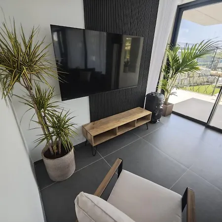 Villa Casa M2 And Marbella Getaway-sleeps 10 Estepona