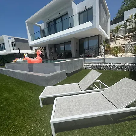 Casa M2 And Marbella Getaway-sleeps 10 Villa Estepona