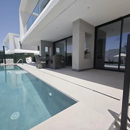 Casa M2 And Marbella Getaway-sleeps 10 * Estepona