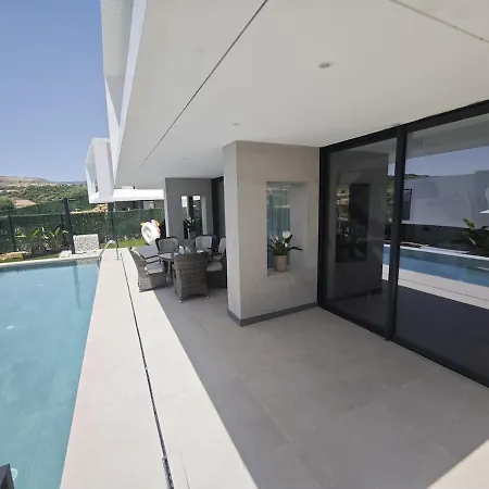 Casa M2 And Marbella Getaway-sleeps 10 Villa *